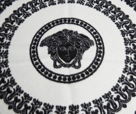Versace &#39;Barocco Foulard&#39; blanket WHITE VERS22BAR359MUL