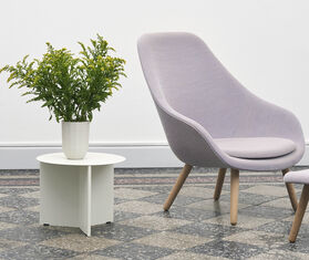 Hay &#39;Slit&#39; round table, small, white WHITE HAY122SLI358WHI