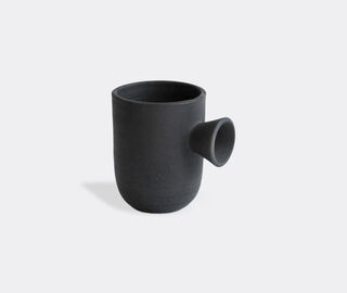 Origin Made 'Charred Vase' cup BLACK ORMA22CHA006MUL