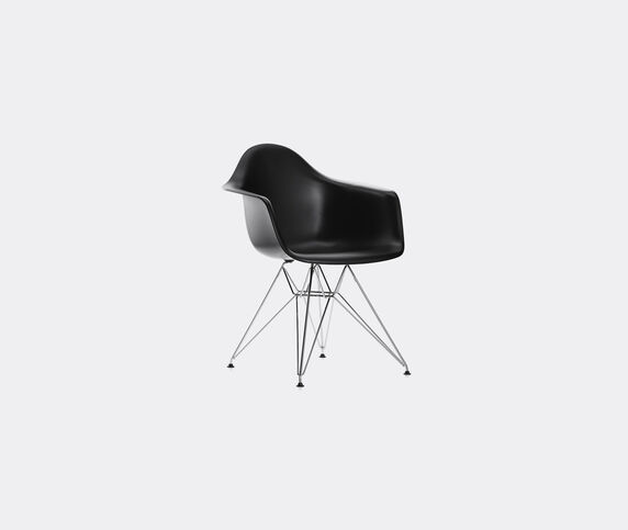 Vitra 'Plastic Chair DAR'  VITR17EAM587BLK
