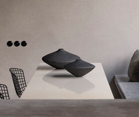 Gardeco &#39;Seixo Disco&#39; vase, small, black BLACK GARD25SEI317BLK