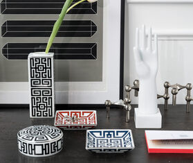 Ginori 1735 'Labirinto' round box with cover, black BLACK RIGI20LAB170BLK