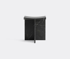 MCGANNON SAAD &#39;Thebes&#39; stool, nero marquina BLACK MCSA25THE211BLK
