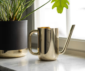 Skultuna 'Nurture' watering can BRASS SKUL22NUR715BRA