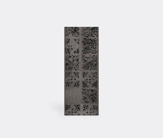 Wall&decò 'Imprinting Ts' wallpaper Black/Grey WADE20IMP150BLK