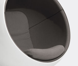 Eero Aarnio Originals 'Ball Chair', light grey Hallingdal GREY EEAA19BAL275GRY