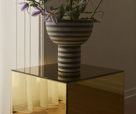 AYTM 'Speculum' table, gold GOLD AYTM22SPE309GOL