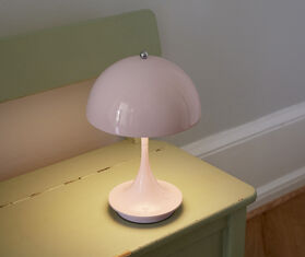 Louis Poulsen 'Panthella 160 V2' LED portable lamp, pale rose PINK LOPO23PAN527PIN
