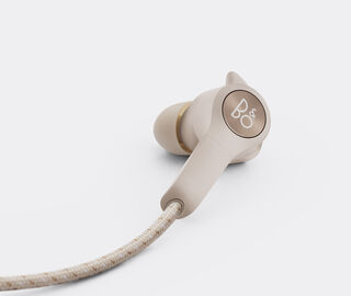 Bang &amp; Olufsen 'Beoplay E6' earphones, sand BEIGE BAOL19BEO727BEI