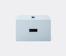 Cassina 'LC14 - Tabouret Nantes Rez&eacute;', stool in laquered oak BROWN CASS21TAB275LBL