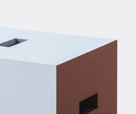 Cassina 'LC14 - Tabouret Nantes Rez&eacute;', stool in laquered oak BROWN CASS21TAB275LBL