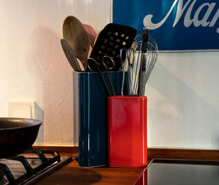 Raawii 'Canvas' vase, small, red RED RAAW22SMA922RED
