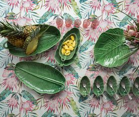 Bordallo Pinheiro 'Folhas' banana leaf dish, large GREEN BOPI22FOL012GRN