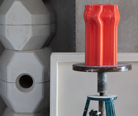 Nuove Forme 'Extruded Shape Vase', red RED NUFO22VAS519RED