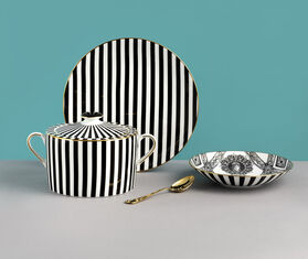 Simone Guidarelli Home 'Souvenirs De Voyage' charger plate, black and white MULTICOLOUR SIMO26SOU570MUL