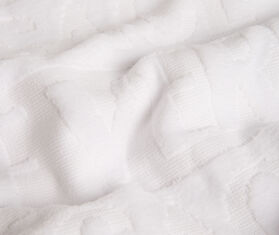 Versace &#39;I Love Baroque&#39; beach towel, white WHITE VERS22BEA228WHI