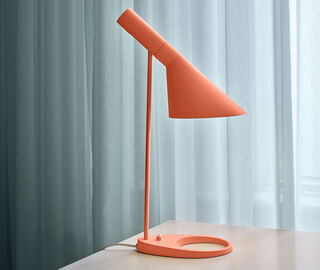 Louis Poulsen 'AJ Mini' table lamp, electric orange, US plug ORANGE LOPO23MIN638ORA