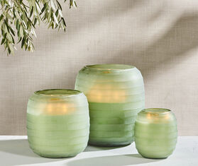 ONNO Collection &#39;Waves Green&#39; candle, Phuket Lotus scent, small GREEN ONNO23CAN146GRN