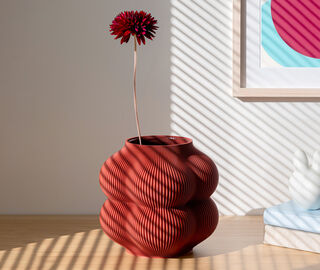 Sheyn 'Big Peach' vase, ruby red RED SHEY26BIG343RED