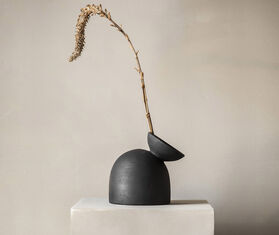 Origin Made &#39;Charred Vase&#39; dome BLACK ORMA22CHA013MUL