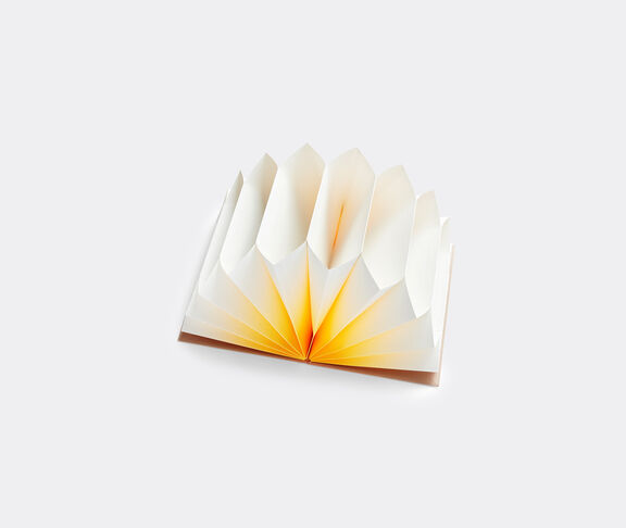 Hay 'Pliss&eacute;' archive folder, yellow fade undefined ${masterID} 2