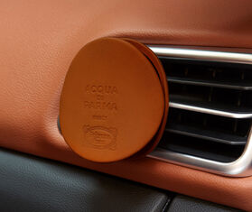 Poltrona Frau 'Airound&reg;' car diffuser, brown BROWN POFR21AIR427BRW