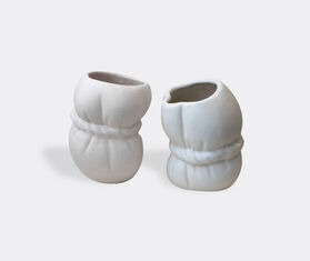 Completedworks &#39;Two Misfits&#39; vases WHITE COWO22TWO549WHI
