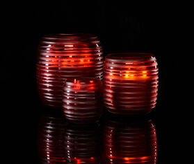 ONNO Collection 'Sphere' candle, Manyara scent, small RED ONNO23CAN751RED