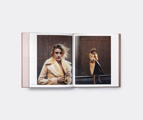 Phaidon 'Annie Leibovitz: Wonderland' BEIGE PHAI22ANN526BEI