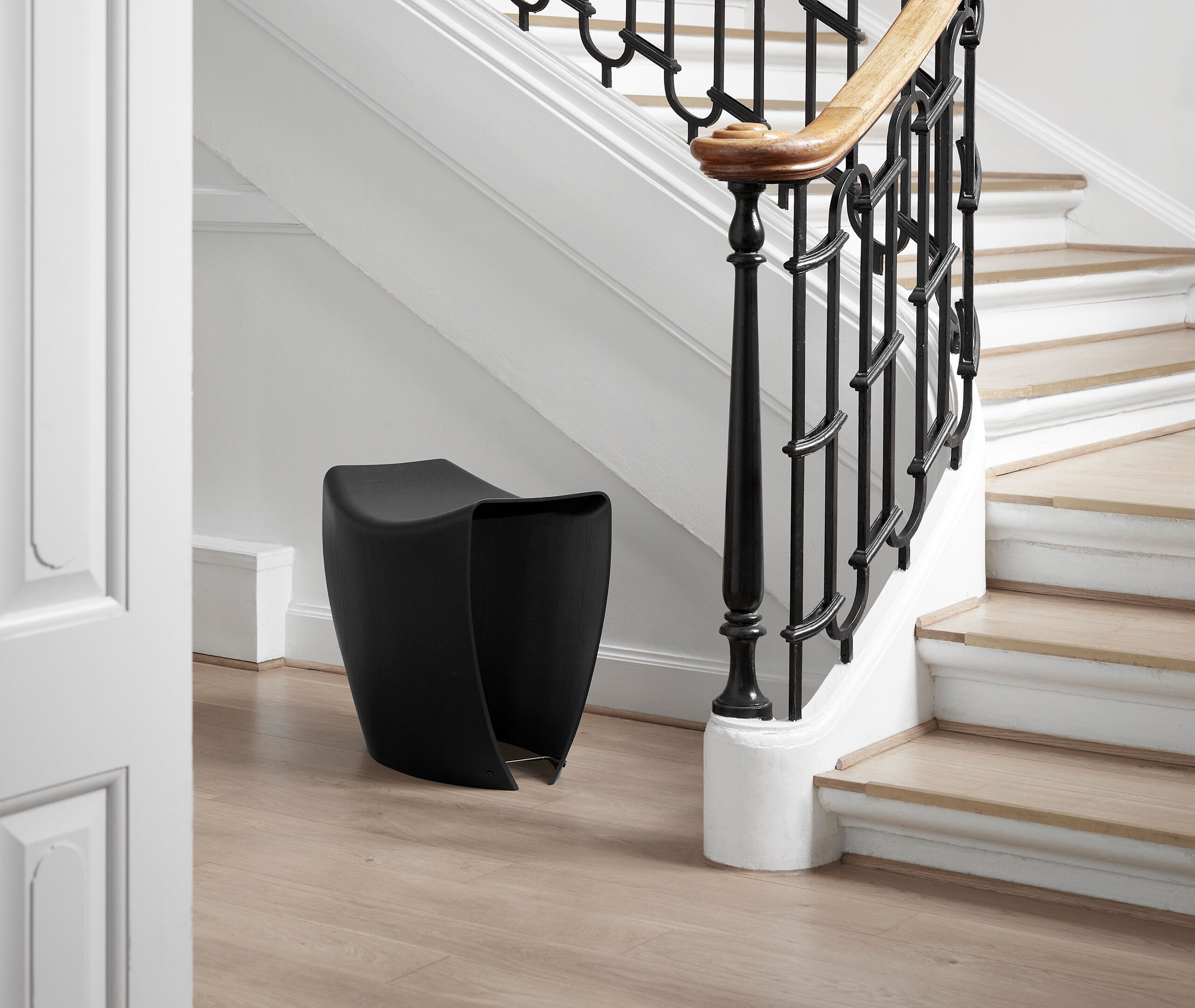 FREDERICIA Gallery Stool フレデリシア FREDERICIA Gallery Stool フレデリシア Gallery Stool', black by