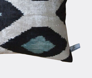 Les-Ottomans Silk velvet cushion, white and blue MULTICOLOUR OTTO20SIL634MUL
