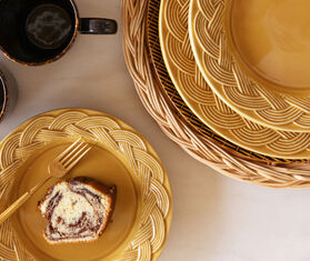 House of Capricorn 'Vit&oacute;ria' charger plate, natural BEIGE HOCA26VIT717BEI