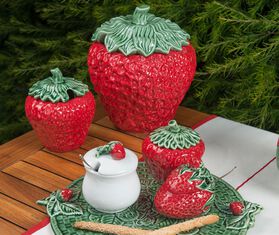 Bordallo Pinheiro &#39;Morango&#39; tureen, small MULTICOLOUR BOPI22MOR391MUL