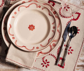 House of Capricorn 'Viana' dinner plate, set of two, red RED HOCA26VIA551RED