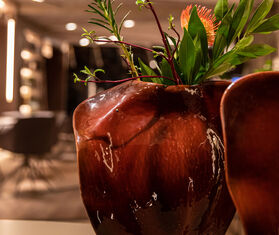 Bordallo Pinheiro &#39;Amaz&oacute;nia&#39; vase BROWN BOPI22AMA997BRW