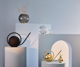 AYTM 'Globe' watering can GOLD AYTM21GLO787GOL