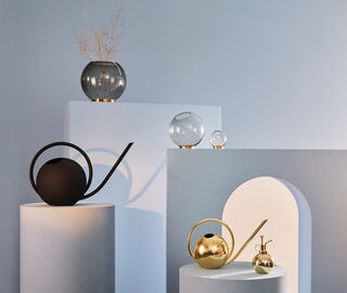 AYTM 'Globe' watering can GOLD AYTM21GLO787GOL