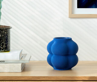 Sheyn 'Little Peach' vase, blue BLUE SHEY26LIT854BLU