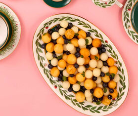 La DoubleJ &#39;Libellula&#39;, oval platter, green GREEN LADJ25OVA196MUL