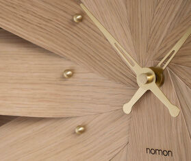 Nomon 'Brisa' clock, oak and brass LIGHT BROWN NOMO21BRI224BRW