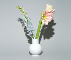 Raawii 'Str&oslash;m' vase, small GOLD RAAW19SMA263GRY