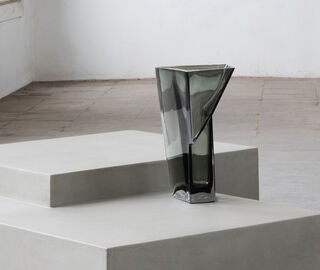 Serax 'Dunk 8' vase, smoky gray GREY SERA25DUN419GRY