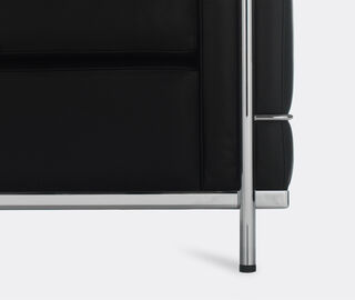 Cassina '2 Fauteuil Grand Confort' petit mod&egrave;le padded armchair, black leather BLACK CASS21PAD428BLK