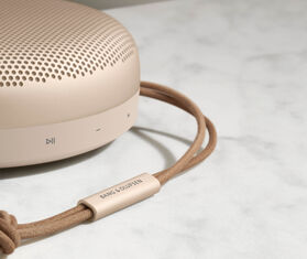 Bang &amp; Olufsen 'Beosound A1' 2nd Gen, gold GOLD BAOL20BEO130GOL