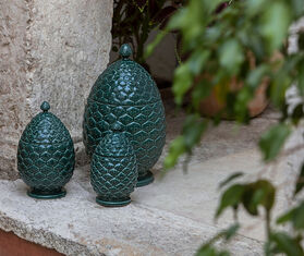 Bordallo Pinheiro 'Pinha' box, emerald green MULTICOLOUR BOPI22PIN489GRN