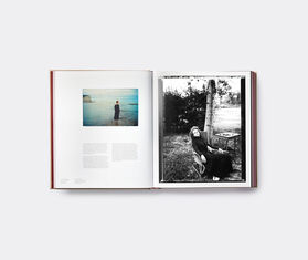 Phaidon 'Annie Leibovitz: Wonderland' BEIGE PHAI22ANN526BEI