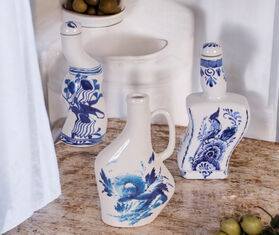 Seletti &#39;Classics on Acid, Tokkuri&#39; seasoning bottle, white and blue MULTICOLOUR SELE25POR073MUL