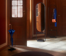 AYTM 'Curva' umbrella stand, gold GOLD AYTM20CUR342GOL