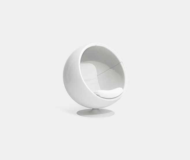 Eero Aarnio Originals 'Ball Chair', white Tonus WHITE EEAA19BAL350WHI