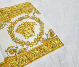 Versace 'I Love Baroque' bath sheet, white WHITE VERS22BAT907WHI